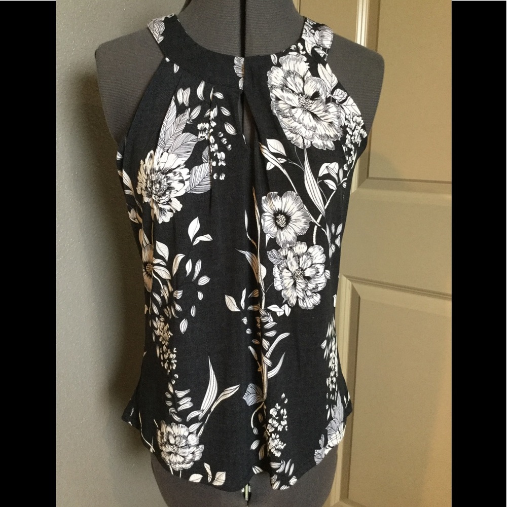 INC New never worn , Blk & White tank/shell top